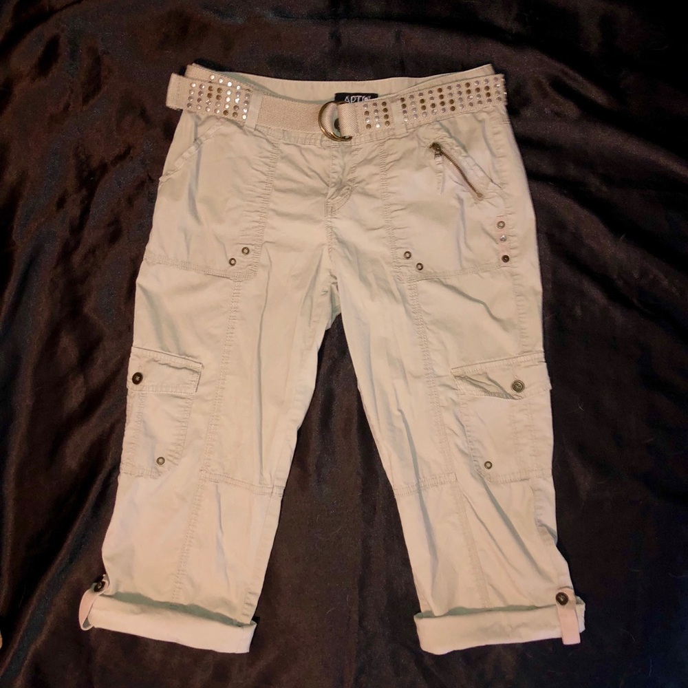 Apt 9 Tan Cargo Capris Size 6